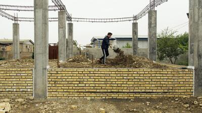  اهالی روستای کاج در انتظار تکمیل خانه بهداشت + فیلم