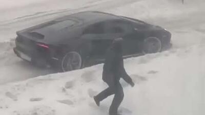  نبرد حماسی لامبورگینی 45 میلیون روبلی و برف در پایتخت روسیه