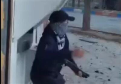 تروریست‌های مسلحی که مردم را نشانه می‌گیرند   فیلم - تسنیم