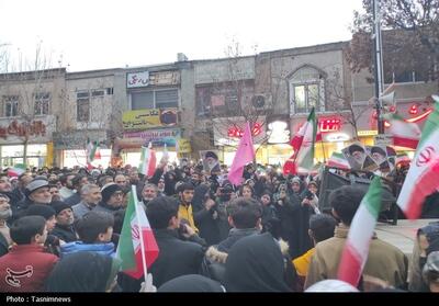 تجمع مردمی محکومیت اغتشاشات اخیر در سبزه میدان زنجان - تسنیم