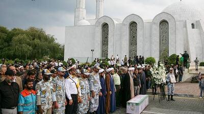 تشییع پیکر شهید امنیت امیرحسین ترکاشوند در کیش