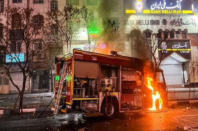 درخواست ۱۲ هزار استاد دانشگاه برای برخورد قاطع با اغتشاشات