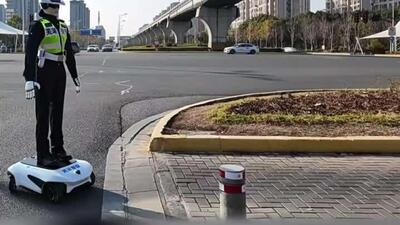  ربات کنترل ترافیک در استان آنهویی به بهره برداری رسید