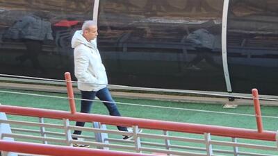 یحیی گل‌محمدی بین دو نیمه راهی رختکن شد