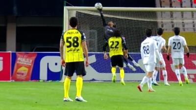 سیو تماشایی طیبی‌پور در آخرین لحظات مقابل سپاهان