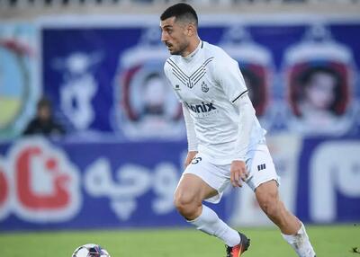 مهاجم ملوان با آمبولانس به بیمارستان رفت