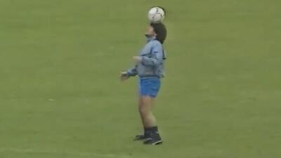  دیگو مارادونا و مهارت هایی شگفت انگیز !