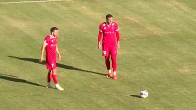 ضربه کاشته اورونوف از کنار دروازه به بیرون رفت