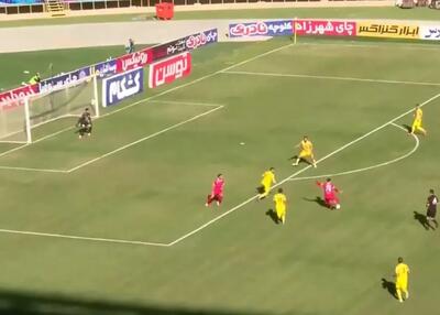 شلیک اورونوف علیه سکوت ورزشگاه شیراز (عکس)