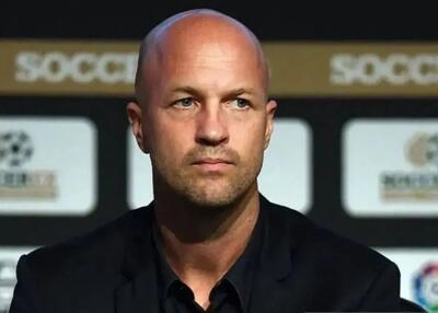 کرویف سرمربی آژاکس بحران‌زده!