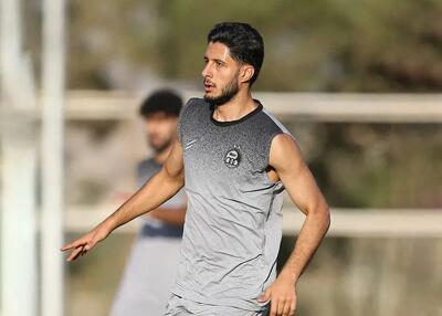 مدافع خبرساز همچنان در جمع استقلالی‌ها