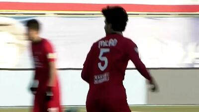 ضربه خطرناک میلاد کر از کنار دروازه استقلال بیرون رفت