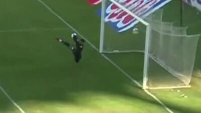 شوت زیبای علیپور و واکنش عالی از رضایی