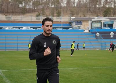 بازگشت کسری طاهری به زمین چمن(عکس)