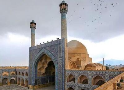 خطر ریزش گنبد نظام‌الملک در مسجد جامع اصفهان - اکونیوز