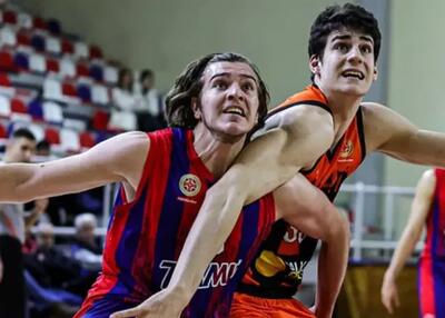 لژیونر بسکتبال دست خالی از زمین بیرون نیامد!