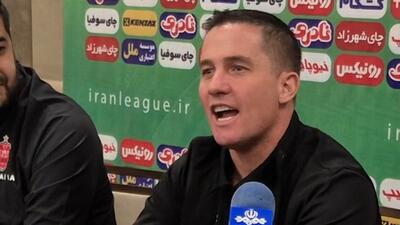 کلافگی اوسمار از انتظار برای شروع کنفرانس