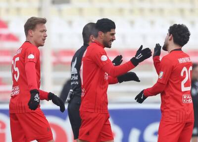 دروازه‌های لیگ برتر به توپ بسته شد!