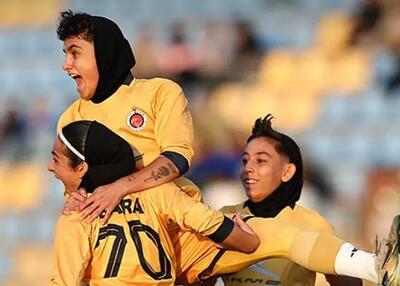 جدال حساس زنان خاتون بم و گل گهر سیرجان مقابل حریفان