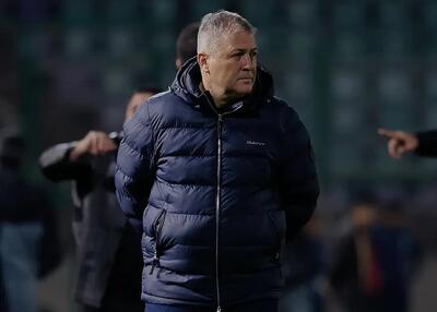 اسکوچیچ زیر سرم رفت (عکس)