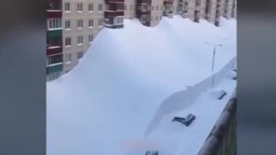  برف سنگین در روسیه، یک شهر را دفن کرد!