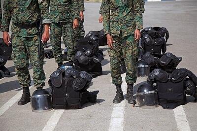 وقتی مأموران یگان ویژه مانع حریق خودروی مردم می‌شوند