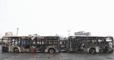 بازدید سفرا و خبرنگاران خارجی از آثار به‌جامانده آشوب‌ها بر پیکر شهر