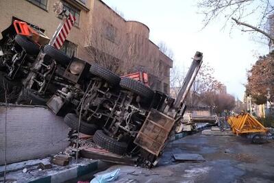 واژگونی جرثقیل ۱۱۰ تنی در بلوار آفریقای تهران