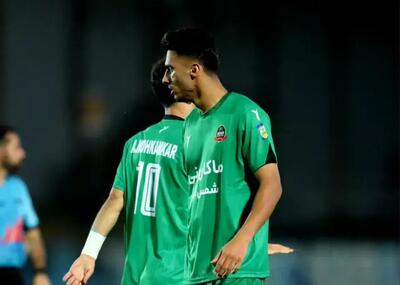 اعتراض به اخراج نشدن سورگی با سند (عکس)