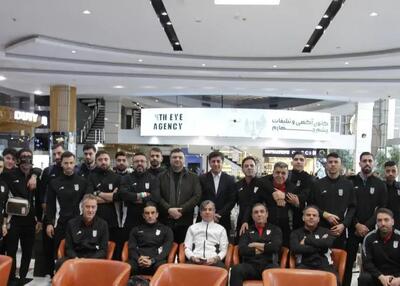 سوپراستار فوتسال با نقاب آماده گشودن دروازه‌ها