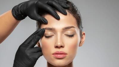  عوامل موثر بر هزینه لیفت شقیقه در سال 1404