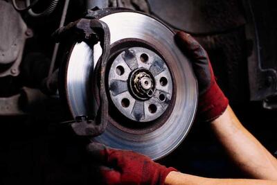 تاب برداشتن دیسک ترمز؛ دلایل، راهکارهای رفع مشکل و هر آنچه باید دانست - پدال