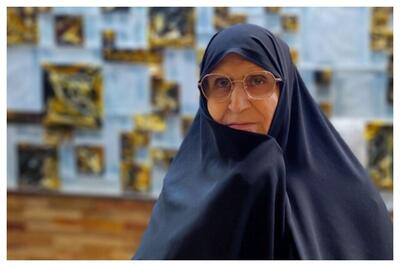 زهرا مصطفوی، فرزند امام خمینی(ره) در نامه به رهبر انقلاب: خطاب به رئیس جمهور مجرم آمریکا و همه دشمنان شما و ایران عزیز و سربلند می‌گوییم همان سربازان امام خمینی(ره)، امروز سرباز و پشتیبان ولی فقیه زمان خودند