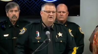 اگر به پلیس آجر پرتاب کنید، شما را خواهیم کشت!