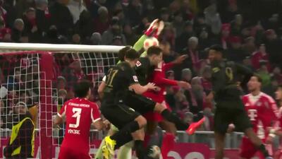 گل اول آگزبورگ به بایرن مونیخ (چاوس)