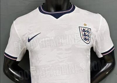 پیراهن انگلیس در جام جهانی لو رفت (عکس)
