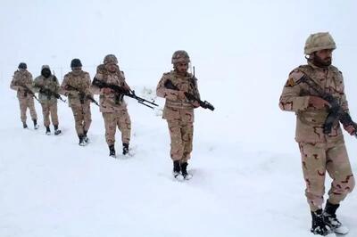 شهادت مرزبان هنگ سردشت بر اثر سقوط بهمن