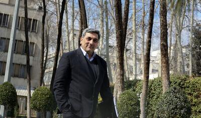 حناچی: خدا از سر تقصیرات احمدی نژاد بگذرد/ کرباسچی و قالیباف مدیران توانمندی بودند اما.../ ایستگاه مترو تعطیل شد و به جایش مرکز تجاری ساختند