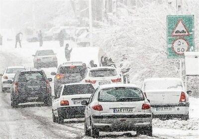  وضعیت جاده‌ها و راه‌ها، امروز ۵ بهمن ۱۴۰۴؛ بارش برف و باران در جاده‌های ۷ استان/ برخی محور‌ها به دلیل شرایط فصلی با انسداد کامل در مسیر رفت و برگشت مواجه هستند/ ترافیک سنگین در ورودی‌های تهران