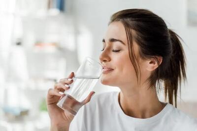  چگونه با نوشیدن آب، سوخت‌وساز بدن را افزایش دهیم؟