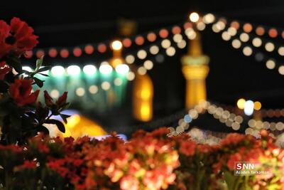 ببینید| نصب کتیبه ولادت امام سجاد (ع) در حرم مطهر امام رضا (ع)