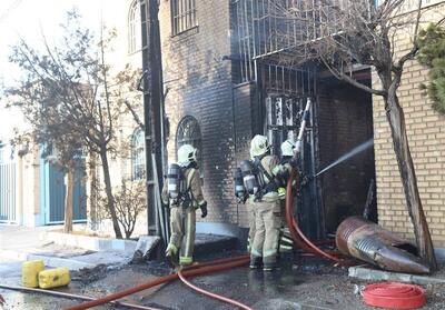  آتش‌سوزی گسترده در کارگاه چاپ در جاده مخصوص