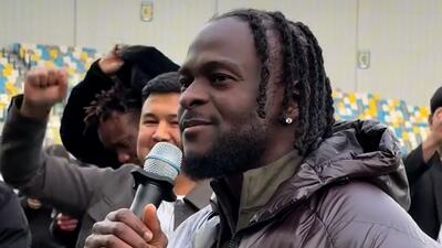 رونمایی از قهرمان انگلیس روی چمن مصنوعی