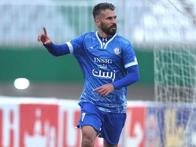 حضور آقای گل سابق لیگ برتر در تمرین آبی‌پوشان