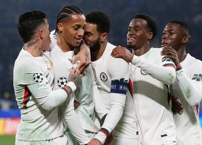 روزنیور: روزی ۴ بار با مدیران چلسی صحبت می‌کنم!