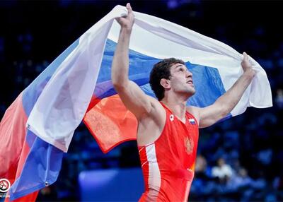 پرچم کشتی گیران روسیه برگشت