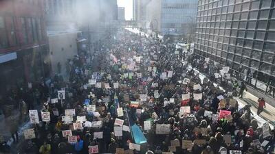  صدر اعظم آلمان: سطح خشونت در ایالات متحده را نگران‌کننده می‌دانم