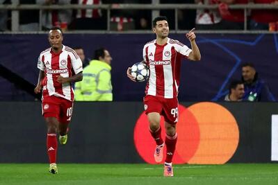 المپیاکوس با یک تصویر، تکلیف طارمی را مشخص کرد