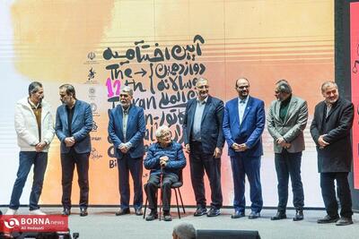  معرفی برگزیدگان دوازدهمین دوسالانه کاریکاتور تهران/ صالحی: هنر کاریکاتور نماد روشن «ما می‌توانیم» است