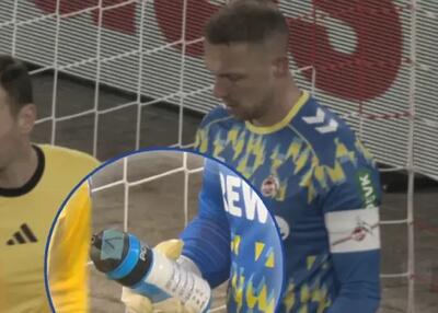 اتفاق جالب در بوندسلیگا: بطری نگذاشت توپ گل شود!